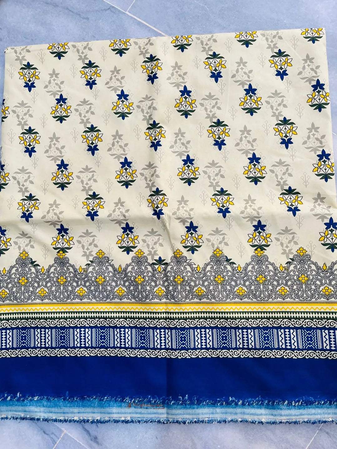 Stylish 2 Pcs Women's Unstitched Printed Suit