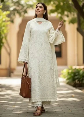 WOMEN'S CLOTHES