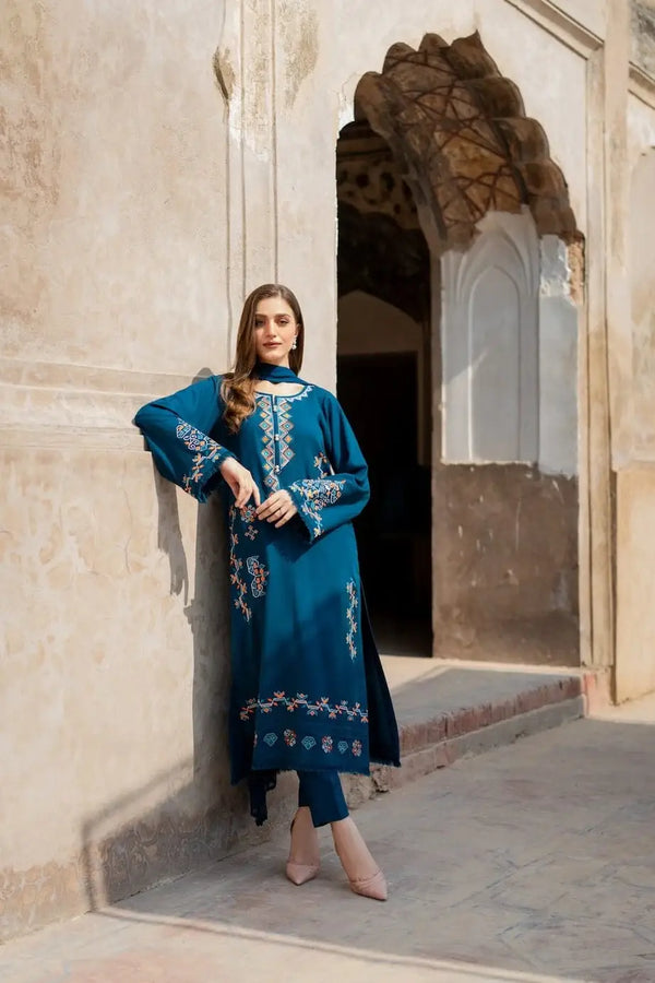 Exquisite Linen Embroidered Suit Set - 3 Pcs