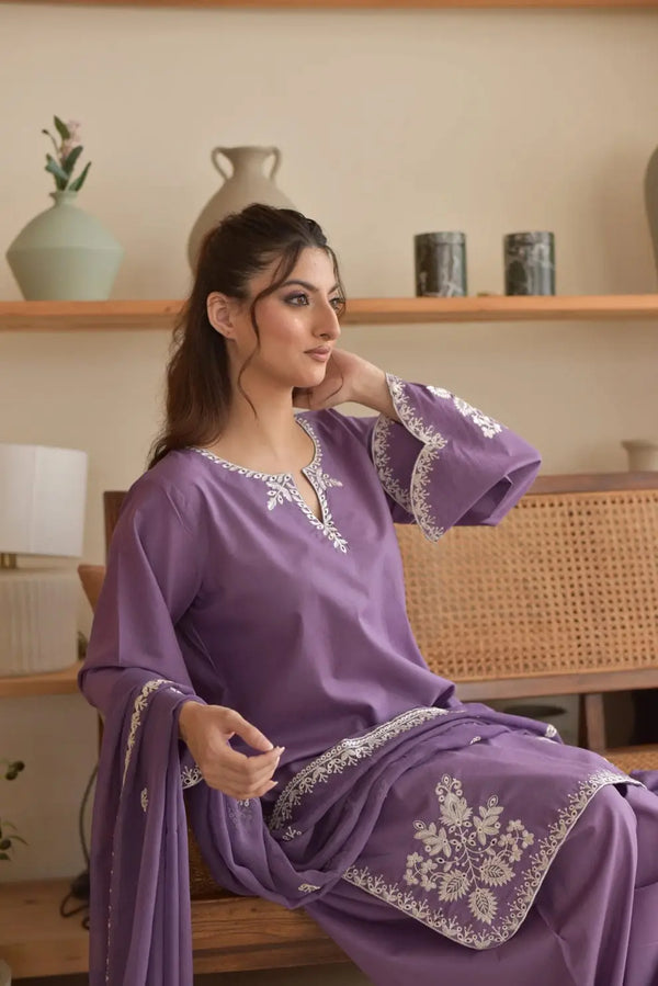 3 Pcs Women's Stitched Lawn Embroidered Suit